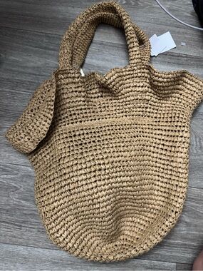 New with tag sol and mer Woven Straw Tote Bag in Natural Tan